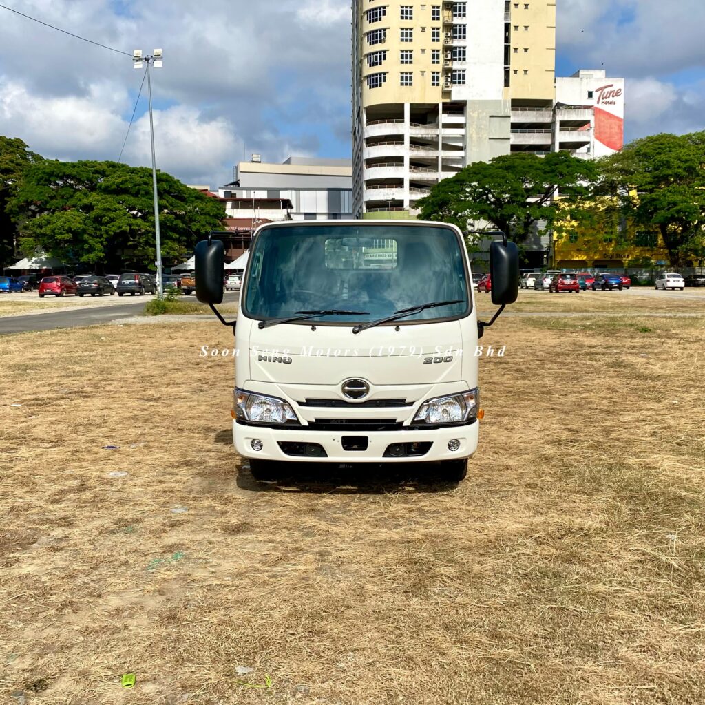 Hino 200 Malaysia_GDY231R